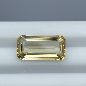 Đá Topaz Gold Size 16.4x8.4mm