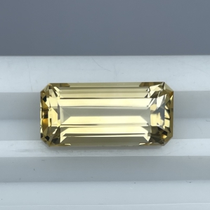 Đá Topaz Gold size 18.9x9.0mm