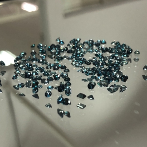 ĐÁ QUÝ ALEXANDRITE (ĐÁ CÓ ĐẶC ĐIỂM ĐỔI MÀU THEO ÁNH SÁNG)