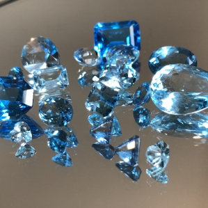 ĐÁ TOPAZ TỰ NHIÊN ĐA DẠNG MẪU VÀ KÍCH THƯỚC.