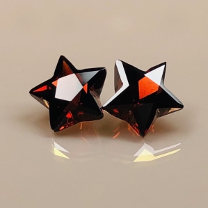 Garnet ngôi sao may mắn 