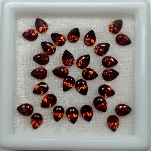 Garnet hình giọt nước – Lựa chọn linh hoạt cho chế tác trang sức