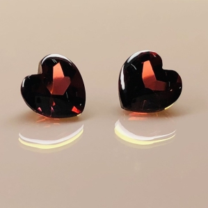 Garnet trái tim Facet & Cabochon