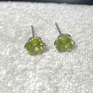 Hoa Tai Bạc SV925 kết hợp đá Peridot 5.5mm