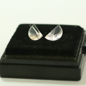 Rose Quartz hình mặt trăng