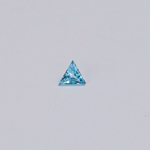 Topaz hình tam giác