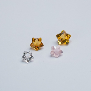 Đá hình Hoa – Giác cắt rõ nét, ánh sáng nổi bật