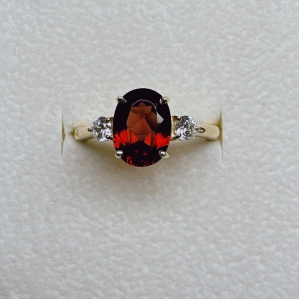 NHẪN VÀNG 10K KẾT HỢP ĐÁ GARNET SANG TRỌNG LUNG LINH