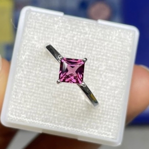 NHẪN BẠC SV925 KẾT HỢP ĐÁ RHODOLITE GARNET TỰ NHIÊN