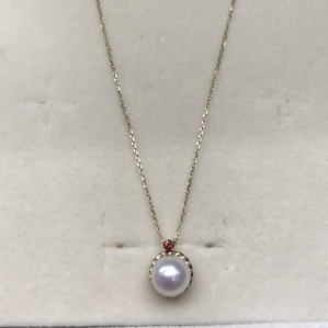 DÂY CHUYỀN NGỌC TRAI AKOYA KẾT HỢP VÀNG 10KYG VÀ ĐÁ GARNET